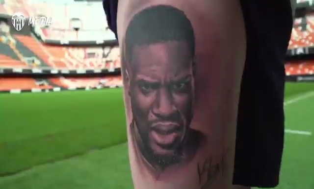 Tifoso si tatua Geoffrey Kondogbia e lui gli autografa il tatuaggio