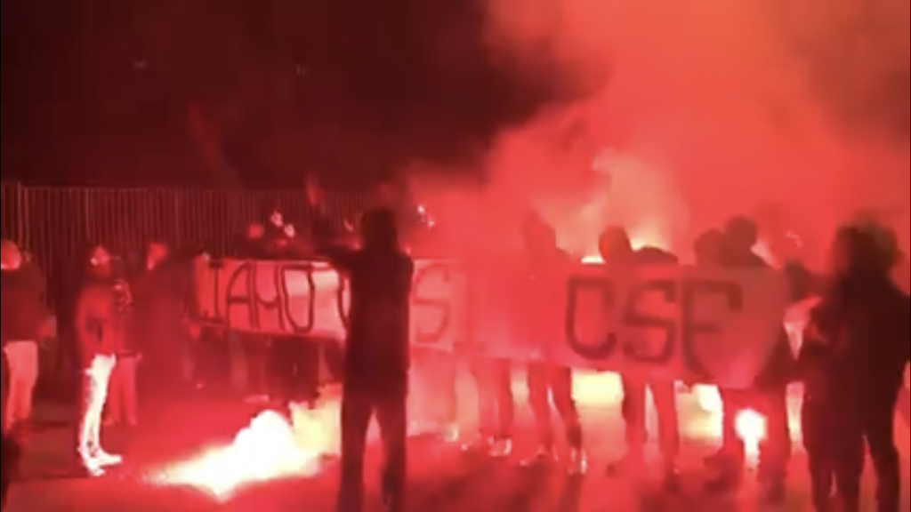 Foggia, Curva Sud accoglie giocatori: “Orgogliosi di voi” (VIDEO)