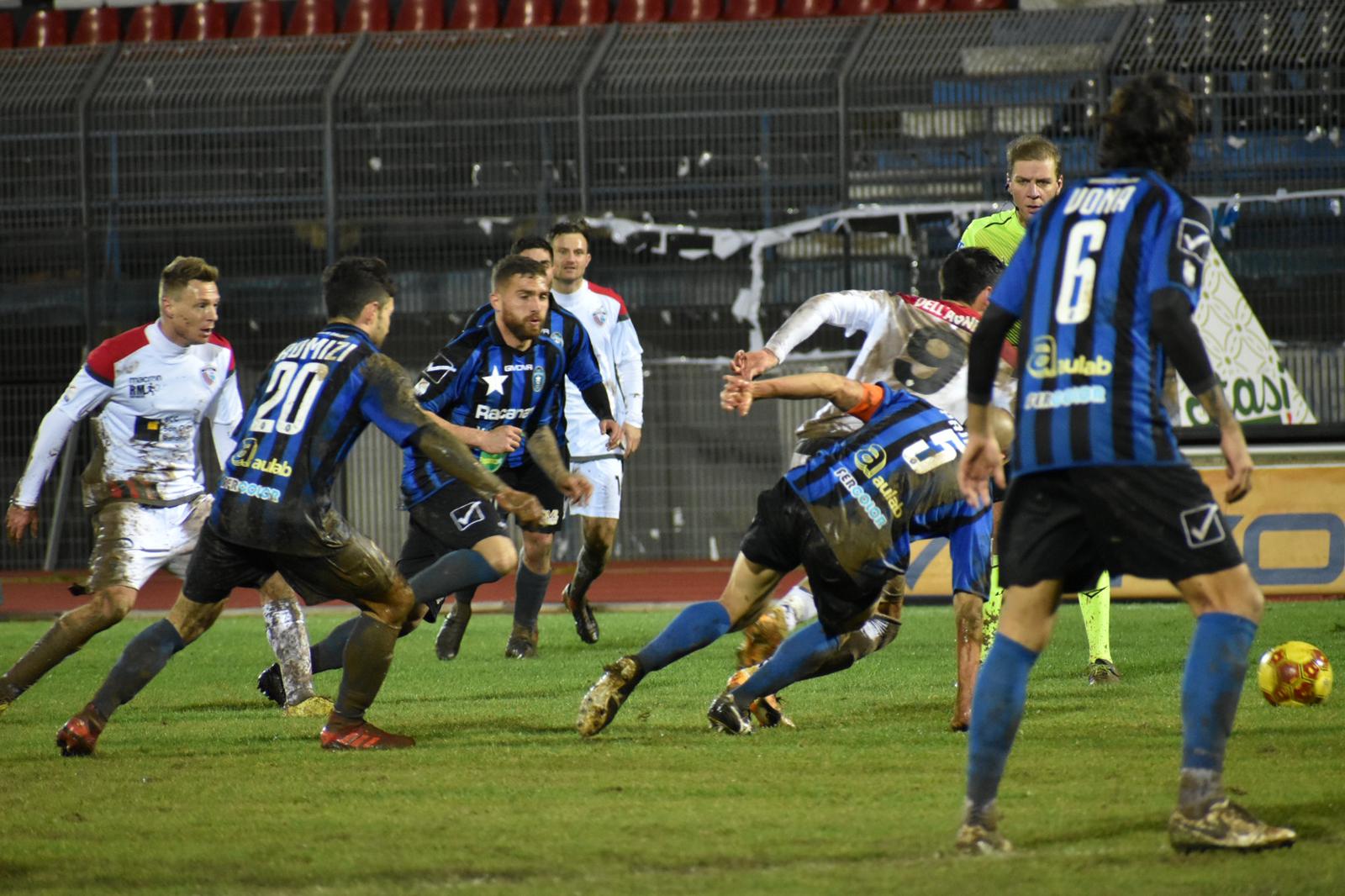 Bisceglie-Foggia 0-0