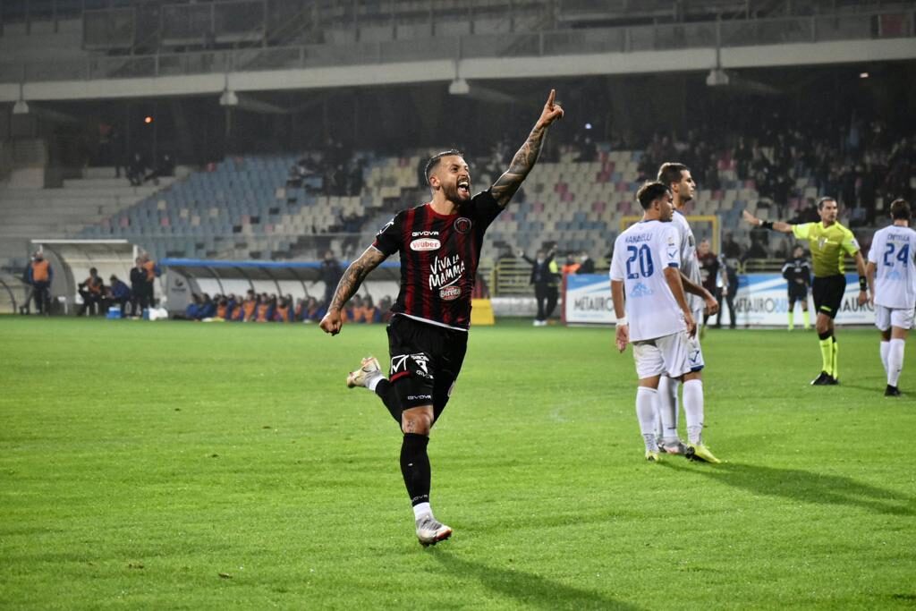 Foggia-Paganese 3-0
