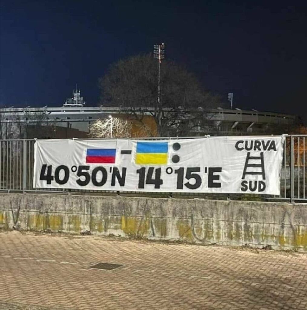 Verona-Napoli, un vergognoso striscione incita a bombardare i partenopei