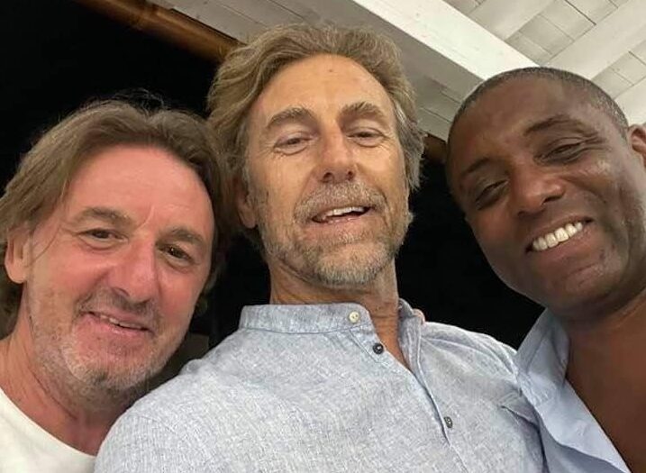 Signori, Seno e Roy