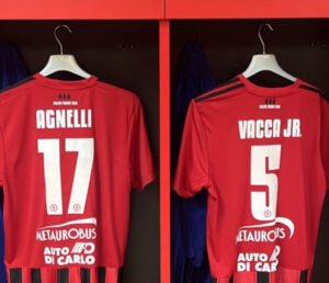 Le maglie di Vacca e Agnelli