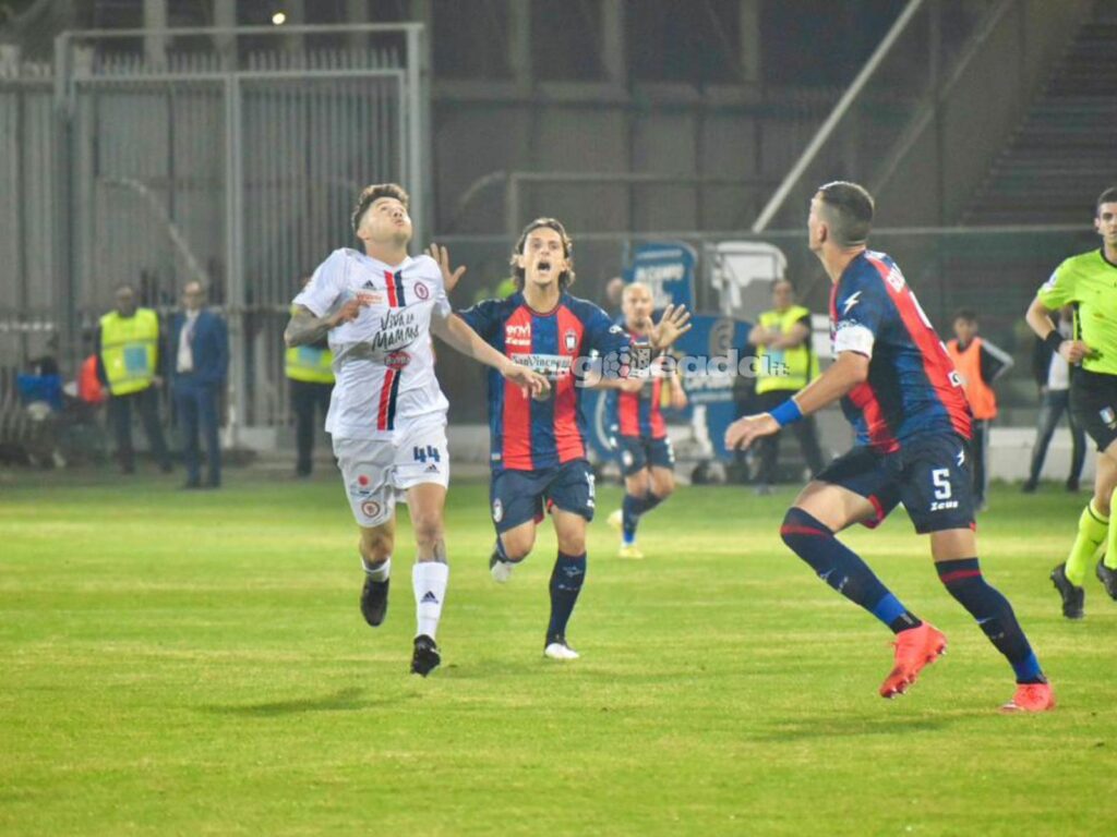 Iacoponi Foggia-Crotone, playoff Serie C (biglietti Crotone-Foggia)
