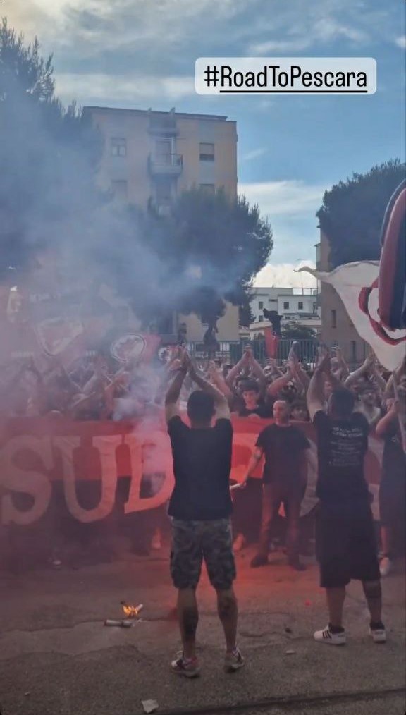 Tifosi Foggia in vista di Pescara