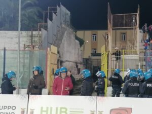 Casertana-Foggia cancello rotto