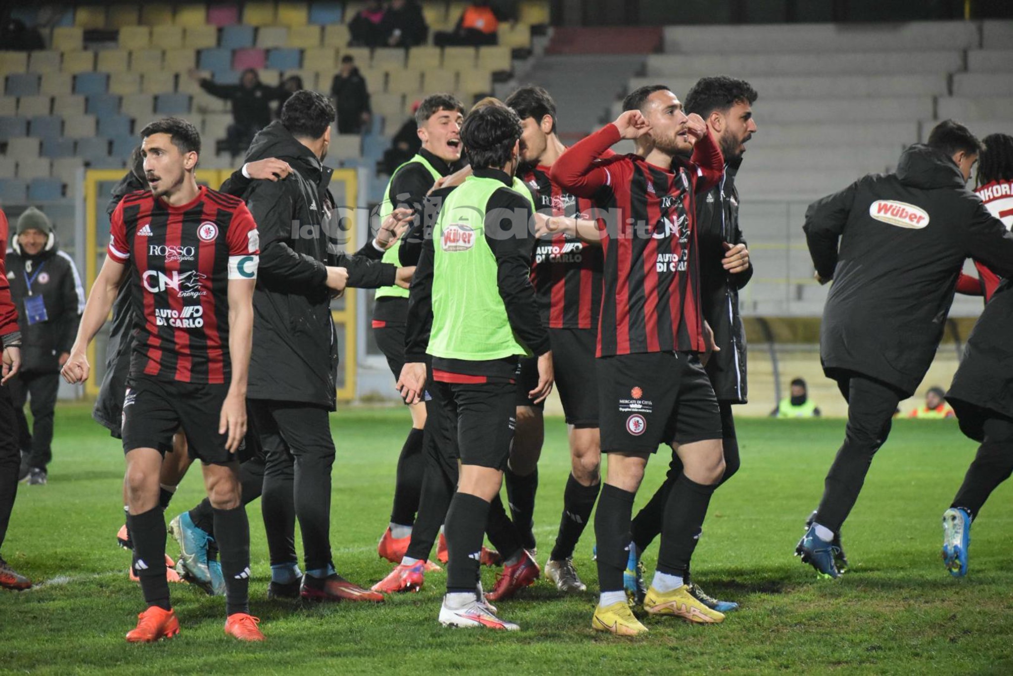 L'esultanza di Gagliano dopo la rete del 3-2 in Foggia-Monopoli