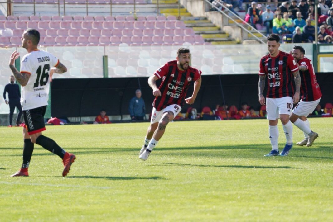 Calcio: Messina-Foggia 0-3
