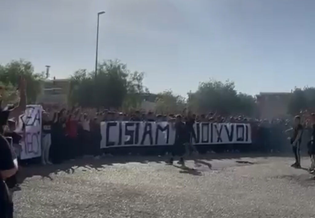 Foggia, centinaia di ragazzi omaggiano Samuele, Michele e Gaetano