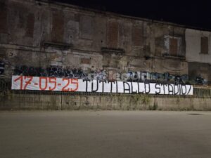Foggia striscioni playout Messina